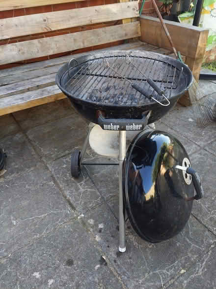 Photo of free BBQ, with lid (Woolavington) #1