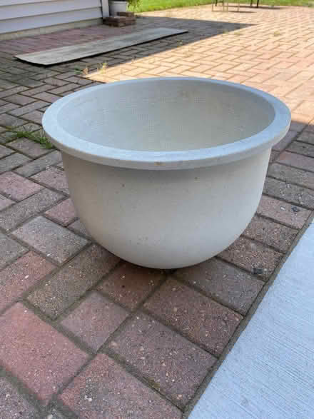 Photo of free Round bottom pot insert for planter (Sauganash south of Rogers Ave) #1