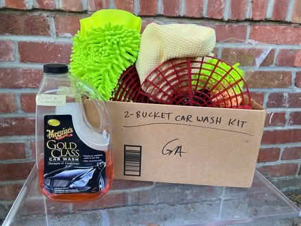 Photo of free 2-bucket car wash kit (Palo Alto near Hoover Park) #1