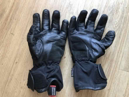 Photo of free Motorcycle gloves, mens size large (Central Liverpool L1) #1