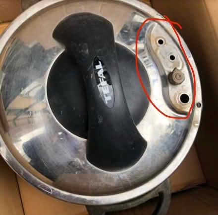 Photo of free Tefal pressure cooker (Elephant castle) #1