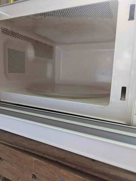Photo of free Microwave Oven (Lowry Park area) #2