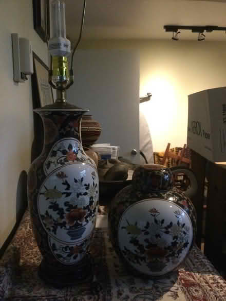 Photo of free Lamp & urn (Etobicoke South) #1