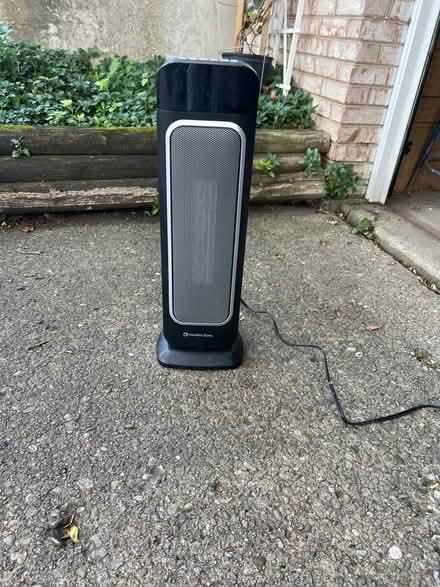 Photo of free Electric Heater (Briarcliffe, Wheaton) #1