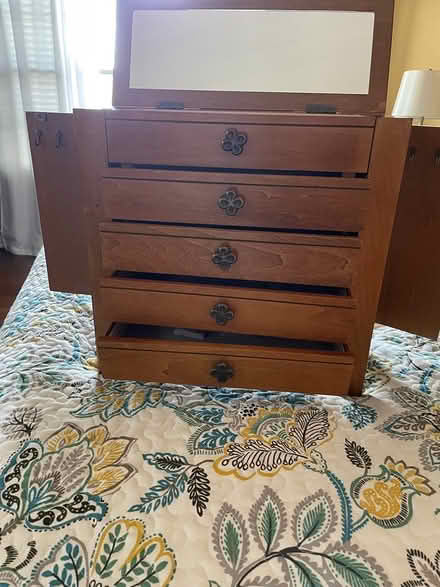 Photo of free Jewelry Box (Amityville) #4