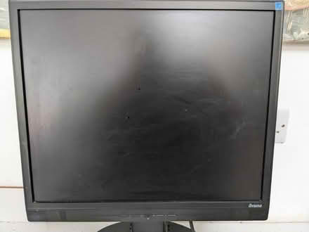 Photo of free Computer monitor (Barnehurst DA7) #1