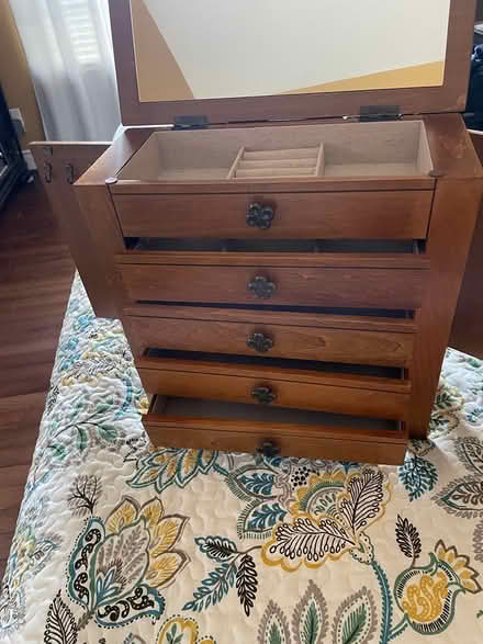 Photo of free Jewelry Box (Amityville) #2
