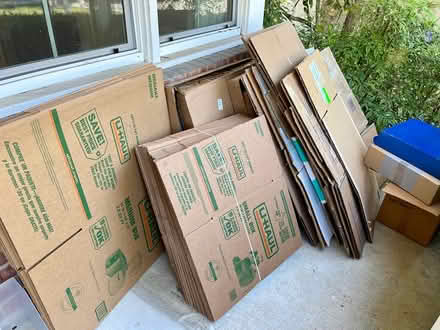 Photo of free moving boxes (Palo Alto near Hoover Park) #1