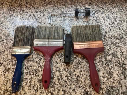 Photo of free Decorator brushes and roller frame (Triscombe TA4) #1