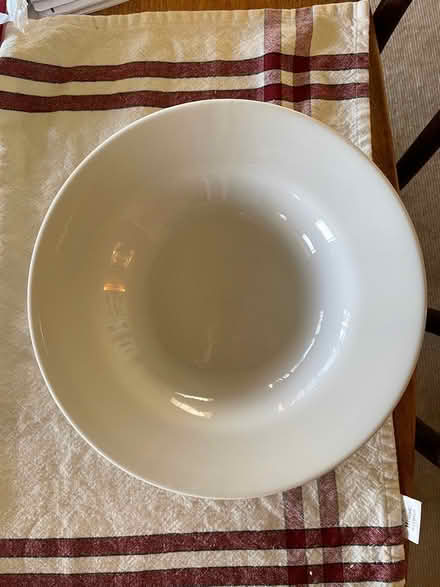 Photo of free 6 White soup/pasta bowls (Oakland) #1