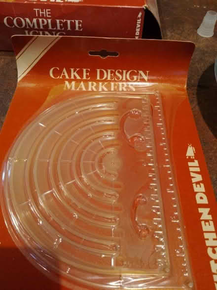 Photo of free Cake icing set (Salt, ST18) #3