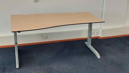 Photo of free Office desk curved (GU2) #1