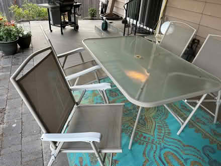 Photo of free Patio Table and 4 chairs (Mountlake Terrace) #4