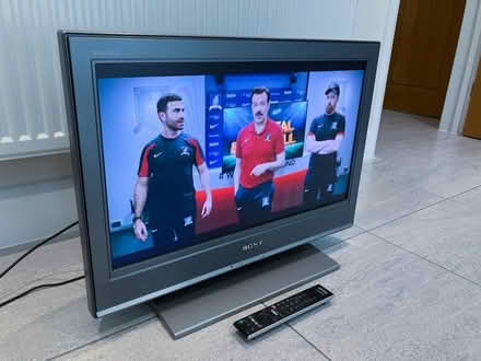 Photo of free Sony Bravia LCD TV (Stroud GL10) #2