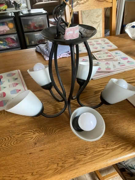 Photo of free 5 bulb ceiling light (Kingswood BS15) #1