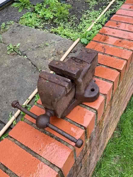 Photo of free Old iron - large metal vise (Ashton-on-Ribble PR2) #1