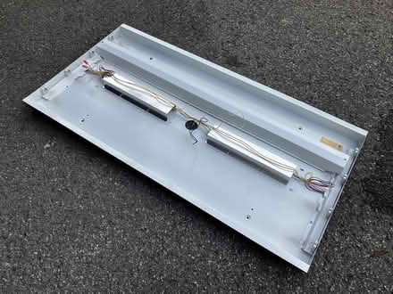 Photo of free Large Florescent Fixture (Old Ottawa South) #1
