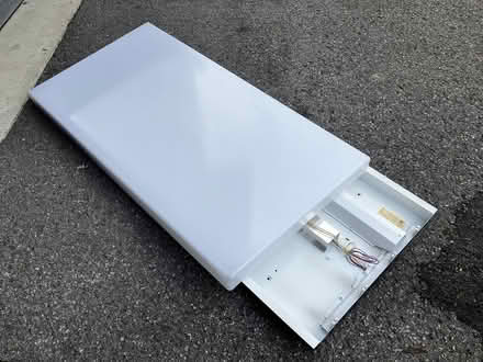 Photo of free Large Florescent Fixture (Old Ottawa South) #2
