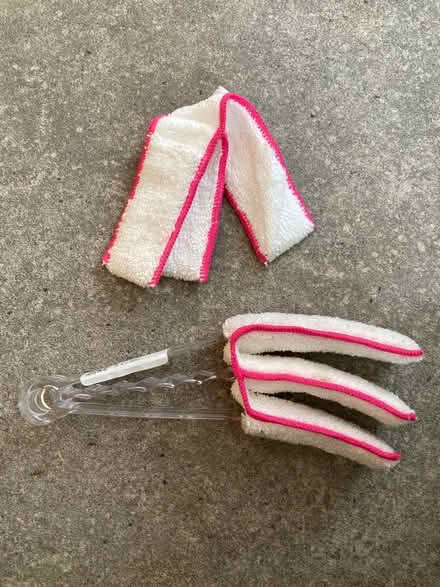 Photo of free Venetian blinds cleaner (RH12) #1
