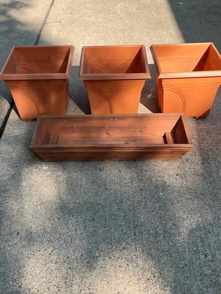 Photo of free Flower/Vegetable Pots & Planter (Wexford close to I-79) #1