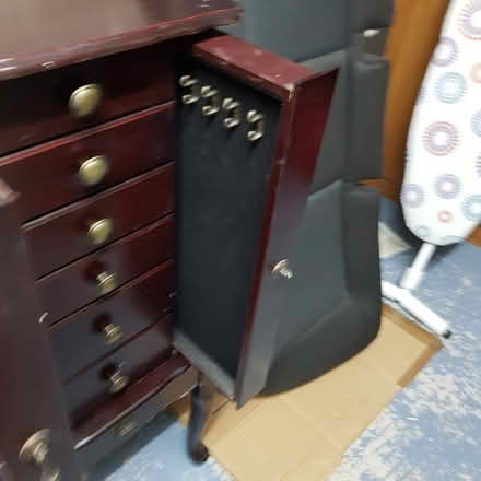 Photo of free Wooden Jewellery Chest (TF1) #4