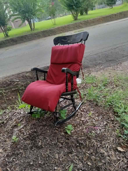 Photo of free Sectional sofa, rocking chair, etc (South Tallahassee) #4