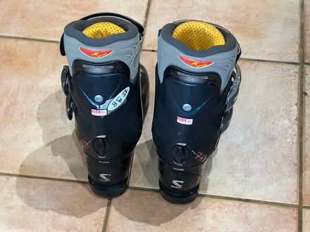Photo of free Salomon women's ski boots UK6 (SM2) #2