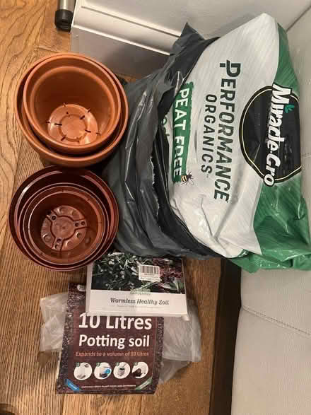 Photo of free Potting soil organic compost various types & plastic pots (Chelsea SW3) #1