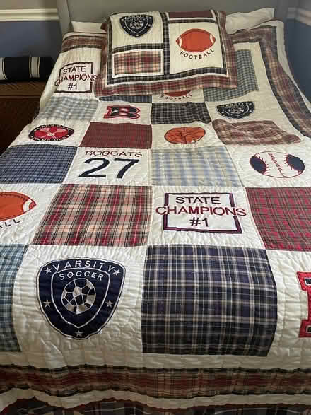 Photo of free Twin Comforter and Sham (Putnam Valley) #1