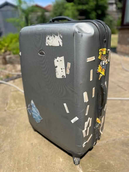 Photo of free Very large, very strong Samsonite suitcase (Hook SO31) #1