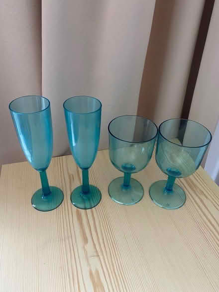 Photo of free Plastic picnic glasses (GU14) #1
