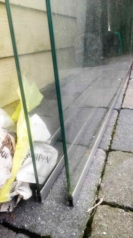 Photo of free safety glass, non-tempered (Watertown) #1