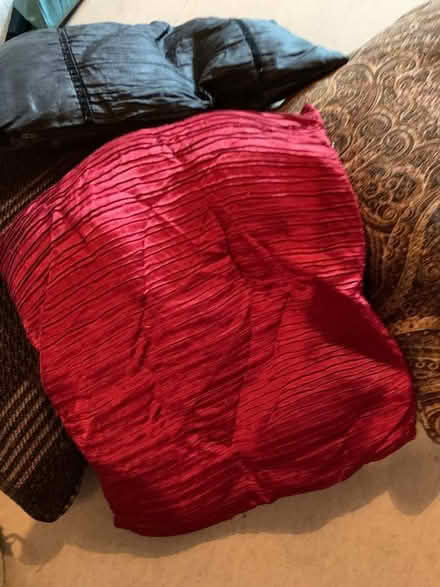 Photo of free Assorted Cushions (CT14) #2