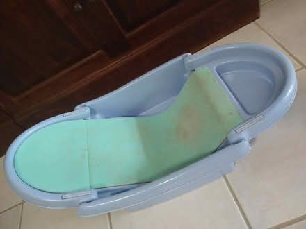 Photo of free Infant portable bath tub (Coconut Creek - Lyons & Sample) #1