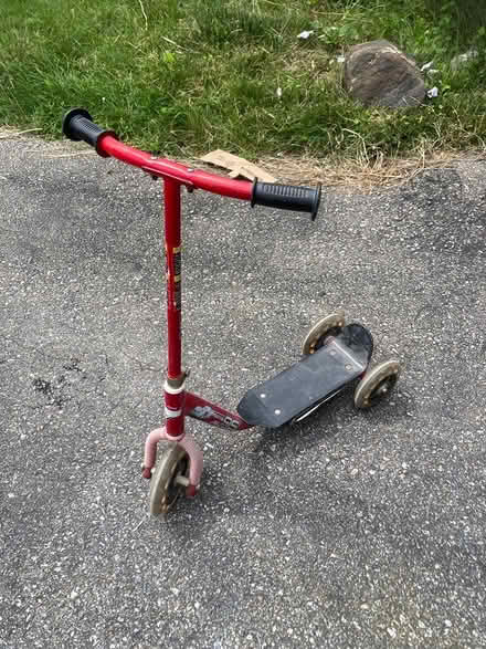 Photo of free Toddler scooter (Britannia and Tenth Line) #1