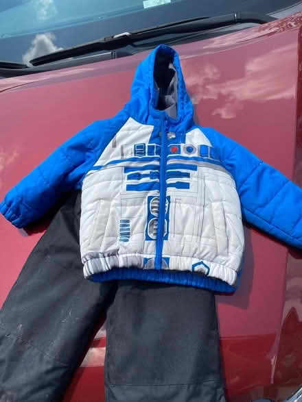Photo of free 2T R2-D2 snowsuit (Britannia and Tenth Line) #1