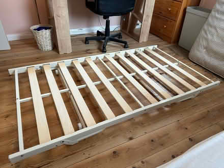 Photo of free Single pop up trundle bed (South Norwood) #1