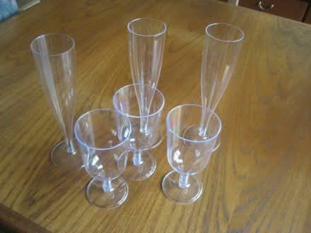 Photo of free 28 plastic wine glasses (Elton) #1