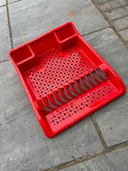 Photo of free Red plate drainer (Wickford SS12) #1