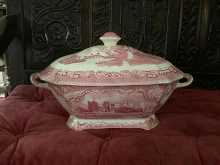 Photo of free Large covered dish (Thrybergh CP S65) #1