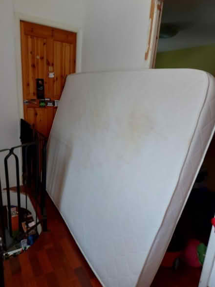 Photo of free No springs, LATEX king sz mattress (Radcliffe M26) #1