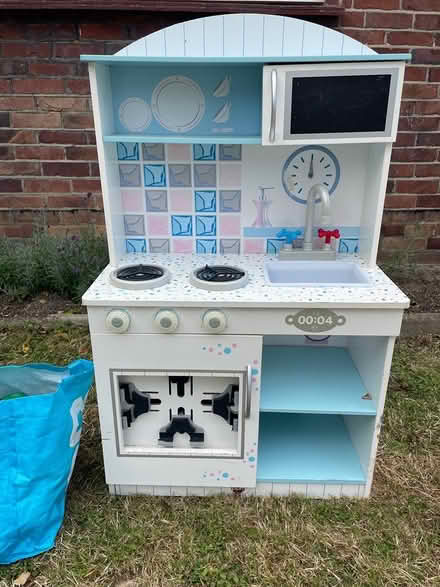Photo of free Play kitchen (Pembury TN2) #1