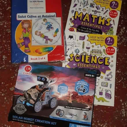 Photo of free Primary education books and model kit (Fareham PO16) #1