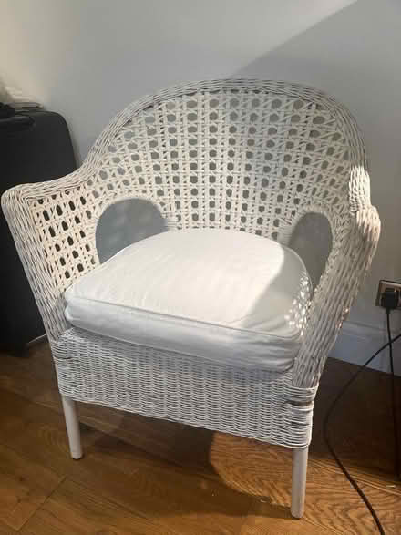 Photo of free White wicker rattan chair with cushion (Chelsea SW3) #1