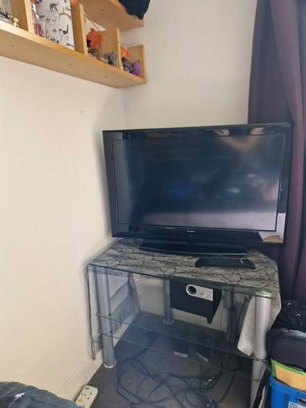 Photo of free Tv + unit + phillips 2.1 speakers (Kingsknowe EH14) #2