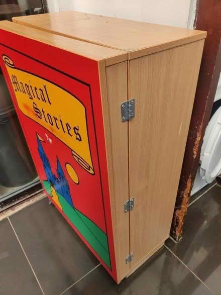 Photo of free Kids library box (Watford WD25) #1