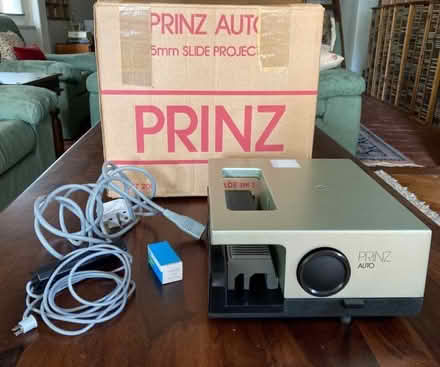 Photo of free 35mm slide projector and screen (Amersham HP7) #1