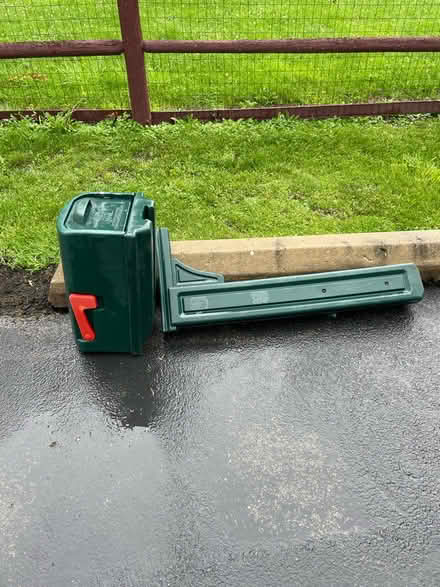 Photo of free Rubbermaid Mailbox (Downers Grove (Maple/Belmont)) #1