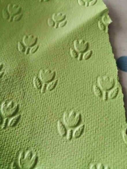 Photo of A matching roll of wallpaper. (Oldland Common BS30) #1