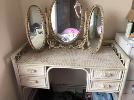 Photo of free Dressing table and mirror (Sedbergh LA10) #1